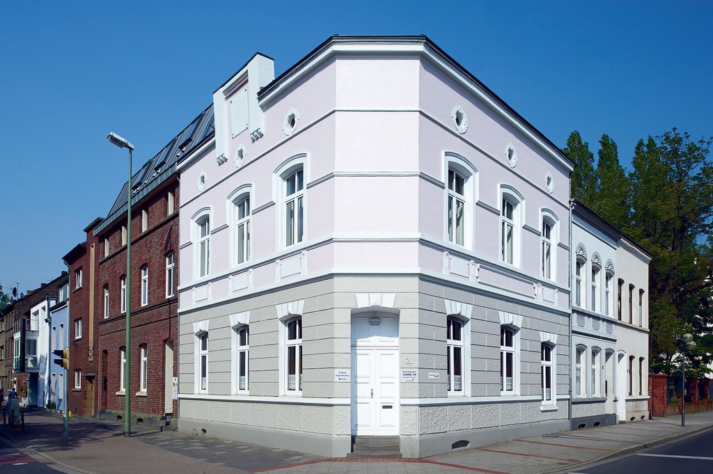 Das Eckhaus an der Augustinusstraße ist in der Kategorie „Historische Gebäude und Stilfassaden“ mit dem Deutschen Fassadenpreis ausgezeichnet worden.