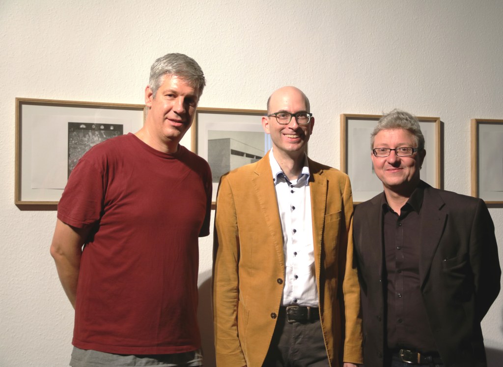 (v.r.) Fotograf Jan Lemitz, Professor Peter Gahn und Martin Jakubeit, Geschäftsführer der Deutschen Kammerakademie Neuss am Rhein. 
