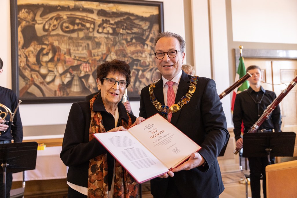 Ehrenbürgerin Prof. Dr. Rita Süssmuth und Bürgermeister Reiner Breuer (Foto: Graça u. Darius Bialojan mangual.de)