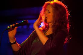 Ab Januar gibt es wieder einen Workshop mit Anne Hartkamp: Grundlagen des Singens Ab Januar gibt es wieder einen Workshop mit Anne Hartkamp: Grundlagen des Singens