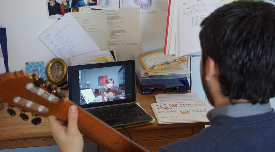 Musikschulen im Rhein-Kreis: Musikschüler bekommen Online-Unterricht Musikschulen im Rhein-Kreis: Musikschüler bekommen Online-Unterricht