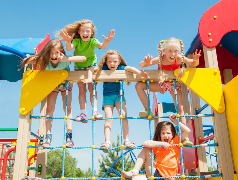 Kinder planen ihren Spielplatz