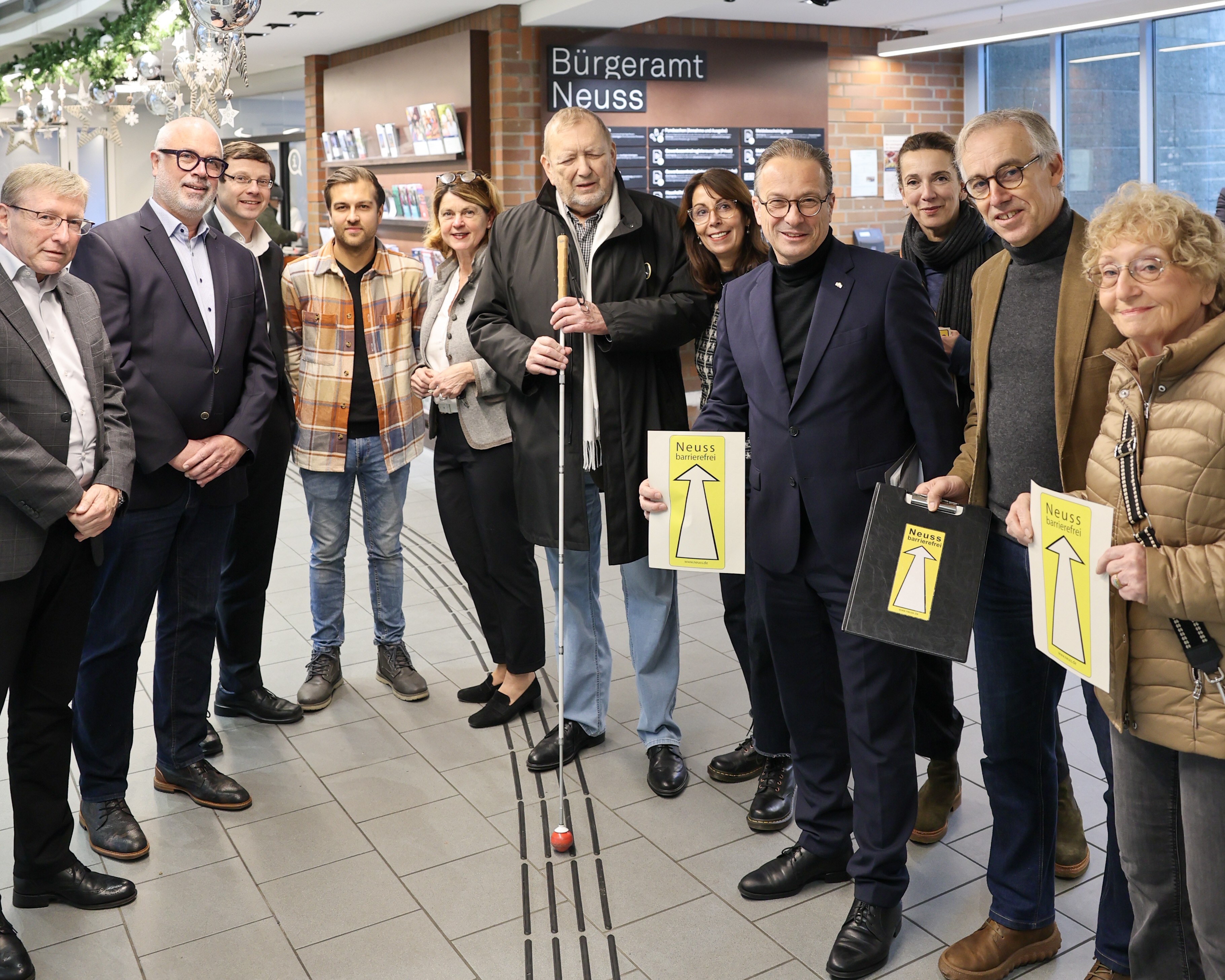 Bürgeramt erhält Signet „Neuss barrierefrei“ Bürgeramt erhält Signet „Neuss barrierefrei“