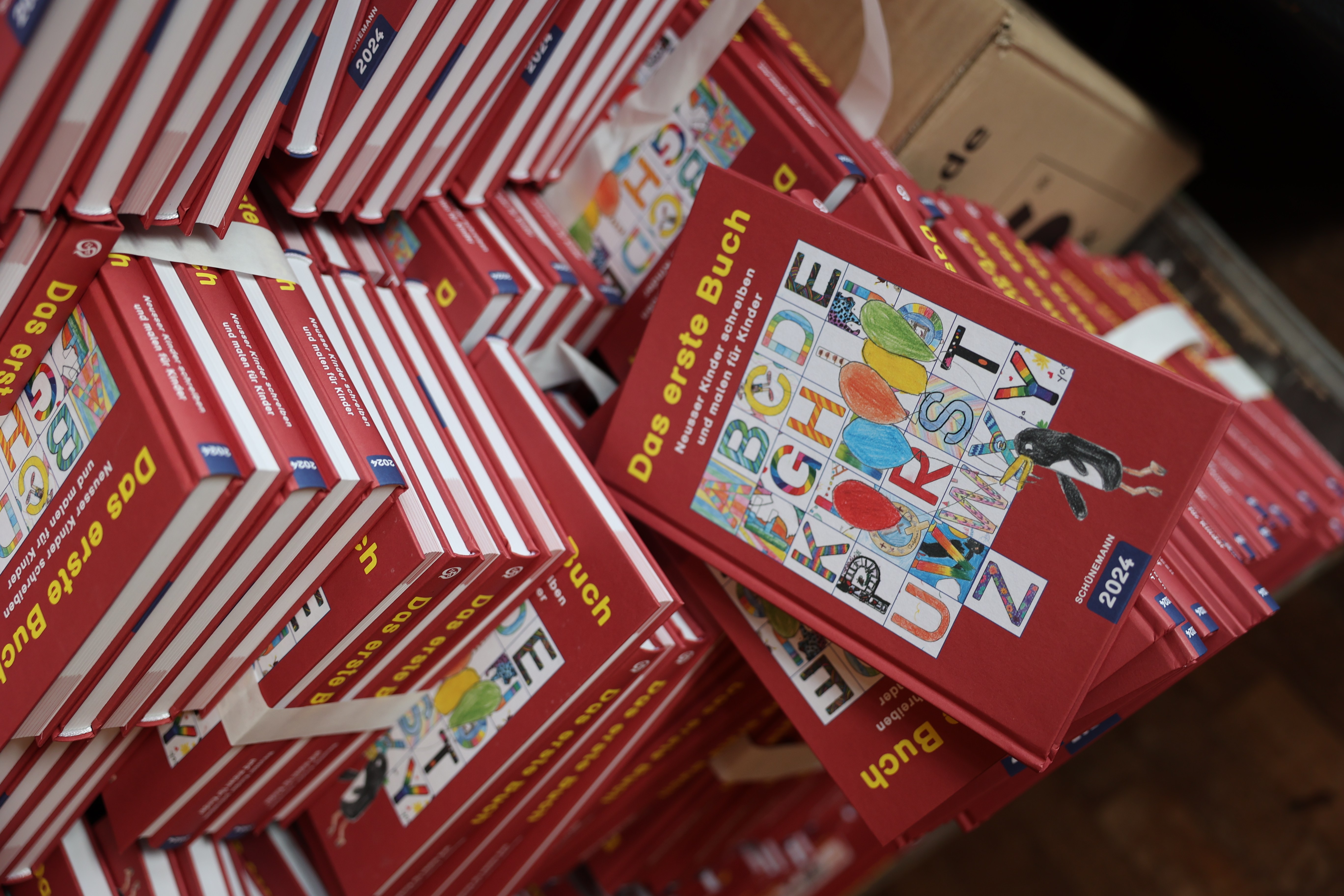 Kinder für Kinder: „Das erste Buch“ 2024 Kinder für Kinder: „Das erste Buch“ 2024