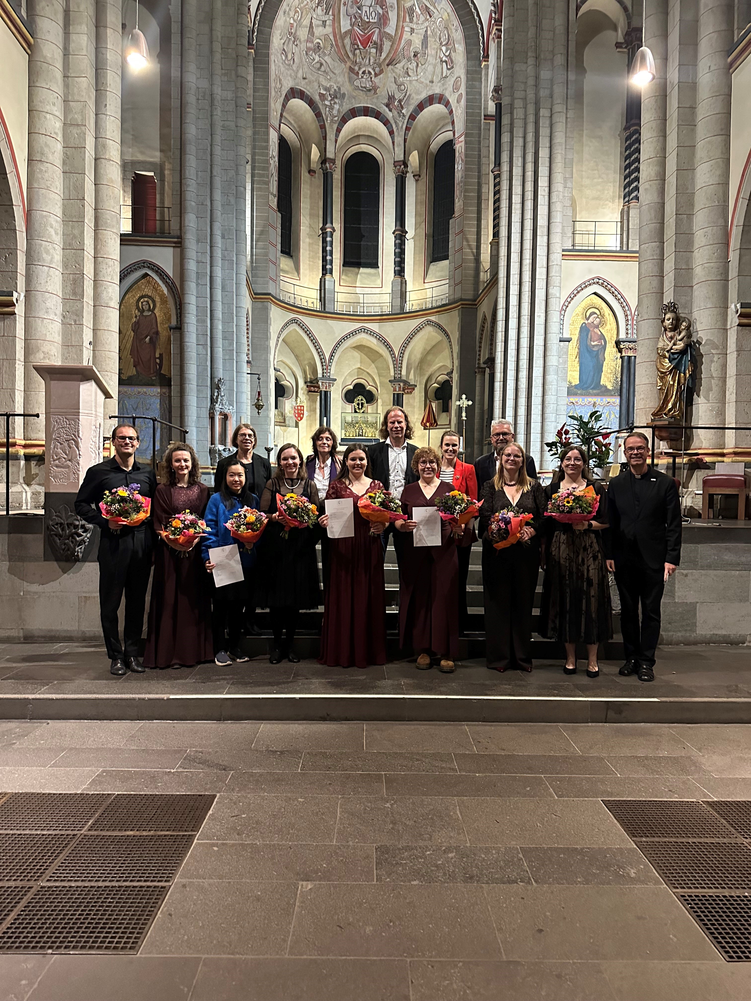 8. Internationalen Wettbewerb für Orgel und Gesang: Finalist*innen und Jurymitglieder 