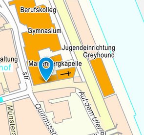 Moderne kartografische Darstellung des Bereichs mit farblich hervorgehobenen Bebauungen, Gewässern und Grünflächen.