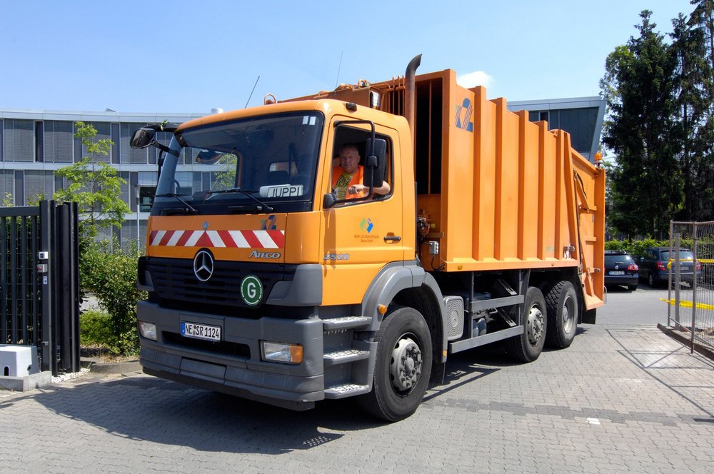 Neusser AWL-Mitarbeiter helfen im Hochwassergebiet