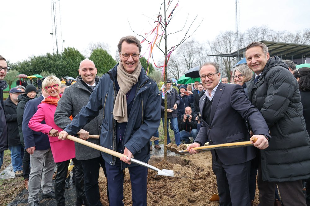 Spatenstich für die Landesgartenschau Neuss 2026