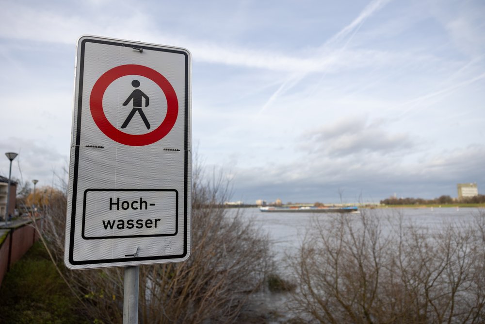 Hochwasserlage am Rhein
