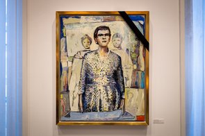 Portraitgemälde der Künstlerin Simone Lucas mit Trauerflor