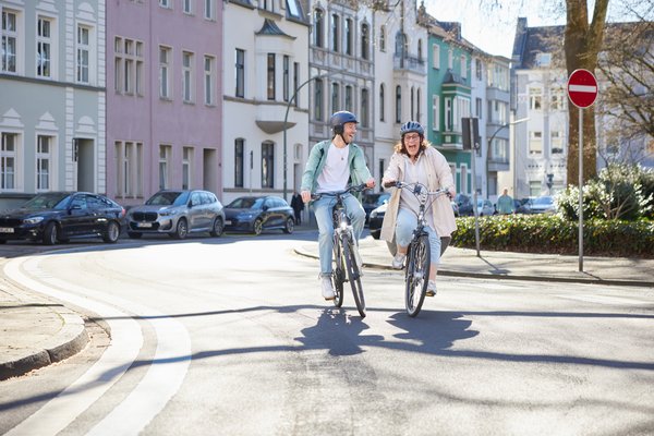 Radfahrende auf der Fahrradstraße