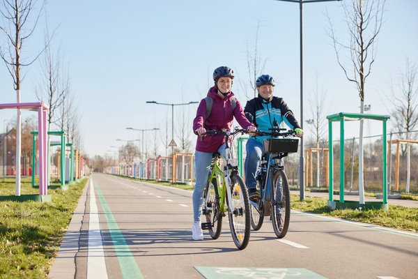 Radfahrende auf dem Radschnellweg