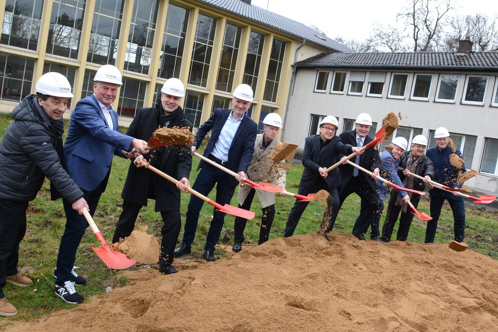Spatenstich zur Erweiterung des Sportzentrums der TG Neuss