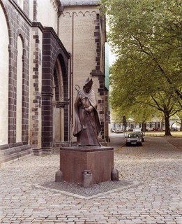 Kardianal-Frings-Denkmal von E. Hildebrandt, Freithof, 1998