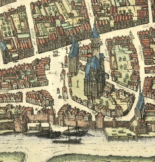 Die Stadt Neuss mit den Schiffsanlegern unterhalb von Markt, Quirinusmünster und Glockhammer